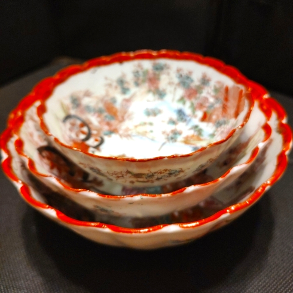 🔸⛩️🔸 Gorgeous Antique Vintage Hand Painted Japanese Porcelain Nesting Bowl Set - Picture 2 of 16